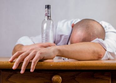 Revelan el mecanismo cerebral detrás del consumo compulsivo de alcohol