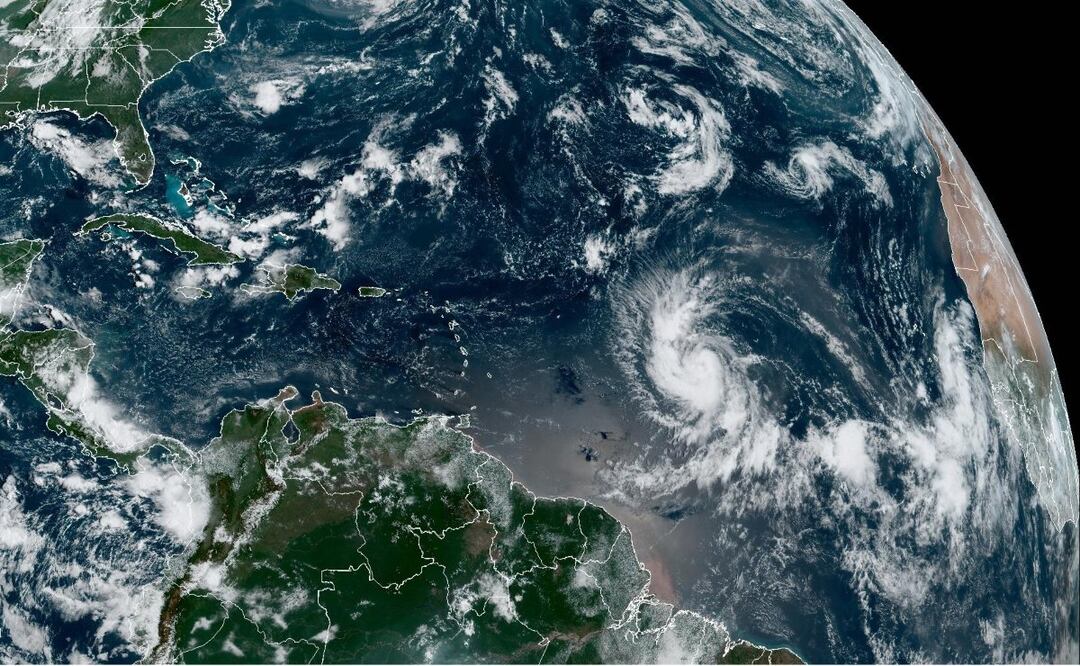 Huracán Lee llegará a Estados Unidos, aquí su trayectoria. Foto: EFE/NOAA