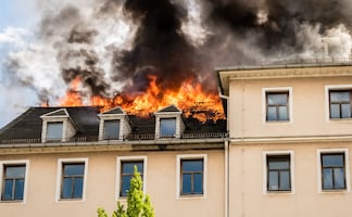 Mujer prende fuego a una clínica abortiva en Wyoming