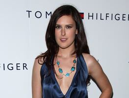 Rumer Wills muestra 'abs de acero' con bustier en Los Ángeles