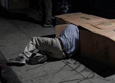 Ocho niñas y adolescentes asesinan a homeless en Toronto por botella de alcohol