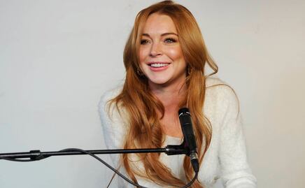 Lindsay Lohan 'enamora' con bikini azul durante luna de miel en Turquía