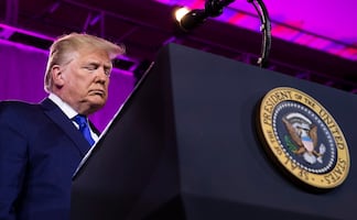 Cheque de estímulo: Trump aplaza negociaciones con demócratas hasta después de las elecciones