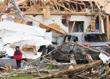 Al menos tres muertos dejan tornados en Ohio; alertan de más tormentas en Kentucky. FOTOS