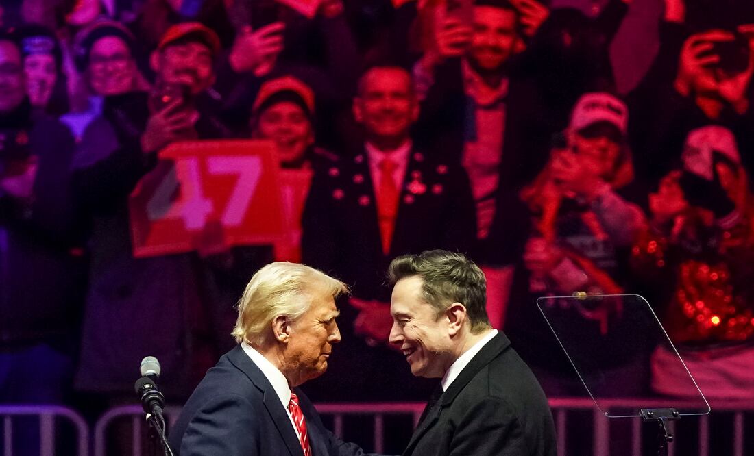 Elon Musk se muda con Donald Trump; afirman que le dio una habitación en la Casa Blanca. Foto: EFE