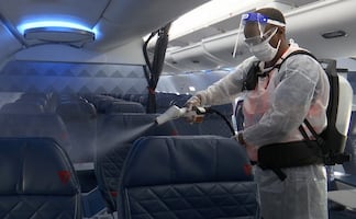 La clave para reducir en 57% el riesgo de contagio en aviones