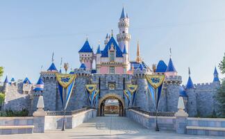 ¿Cuánto tiempo se tarda en ir de Los Ángeles a Disneyland California? Opciones de transporte