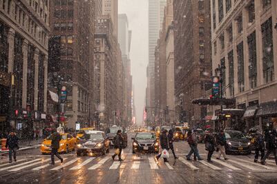 Alerta en Nueva York: Tormenta de nieve amenaza con hasta 20 centímetros el martes