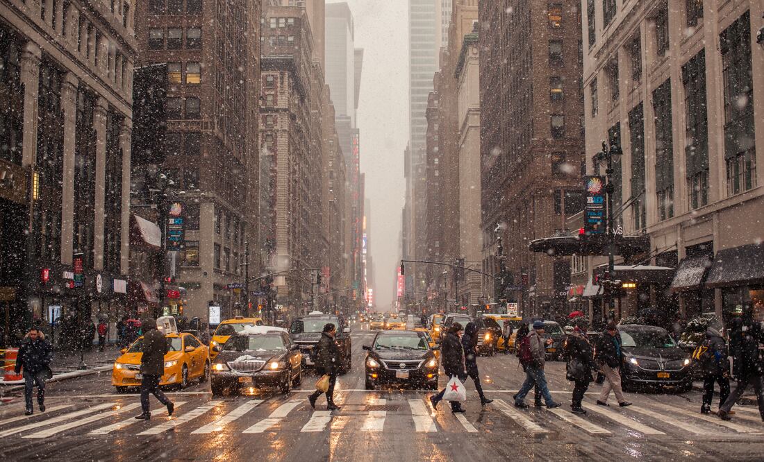 Nueva York se prepara para una tormenta que podría dejar hasta 20 cm de nieve el martes. Foto iStock / Dmitry Vorobyev
