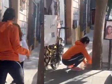 Venezolana prohíbe el paso de mexicanos por su negocio en Oaxaca; la apodan “Lady banquetas”. VIDEO