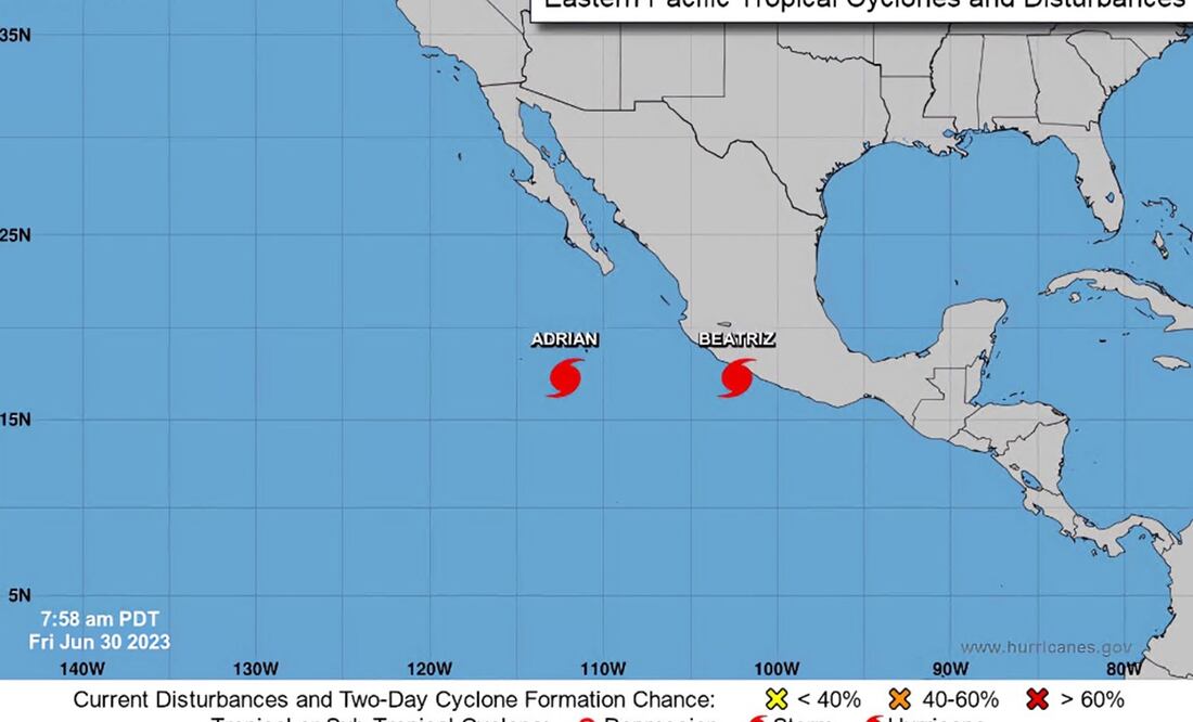 El Centro Nacional de Huracanes (NHC) de Estados Unidos donde se muestra la localización de los huracanes Adrian y Beatriz en el Pacífico mexicano. Foto EFE
