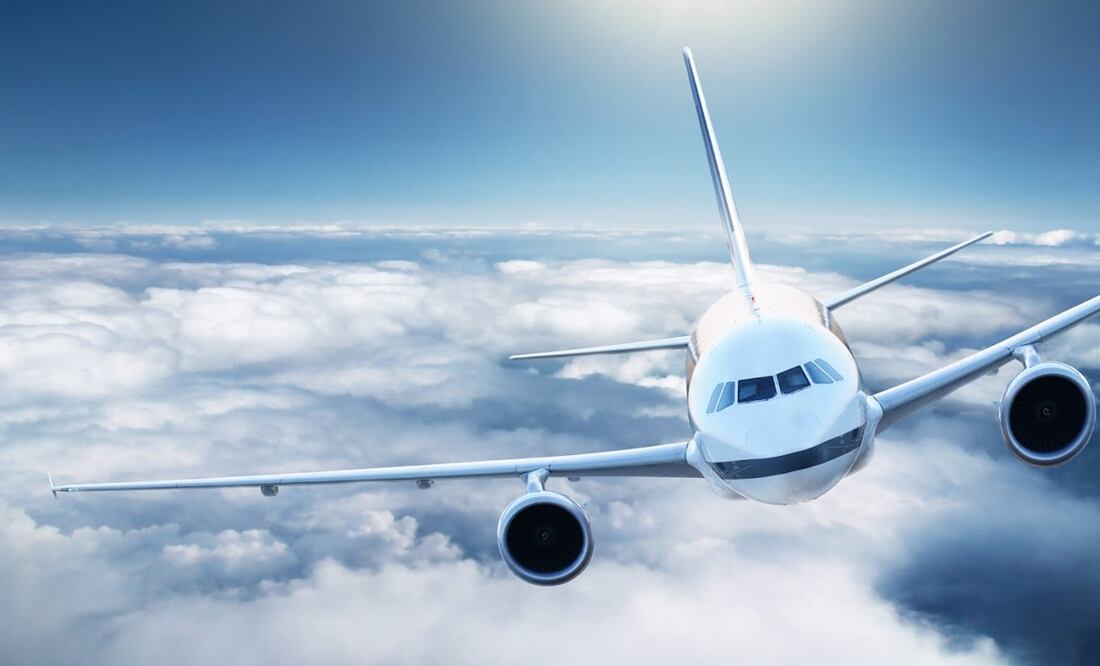 Tragedia en el aire: Piloto muere en pleno vuelo rumbo a Chile. Foto: Adobe Group