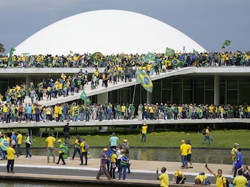 Biden, AMLO y Trudeau “condenan” ataque a sedes del poder en Brasil