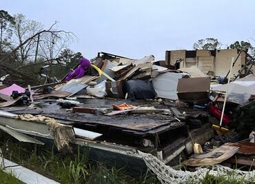 Videos. Tormentas y tornados amenazan sur de EU tras dejar dos muertos