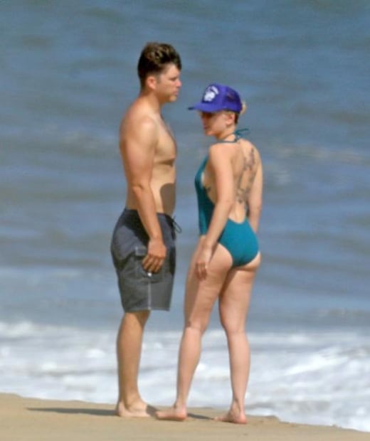 Scarlett Johansson cautiva con traje de baño en los Hamptons