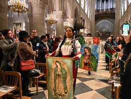 Realizan homenaje a la Virgen de Guadalupe en Notre Dame: "Esta misa es un milagro", dicen mexicanos