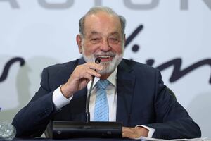 Carlos Slim aplaude las políticas de Claudia Sheinbaum y pide estabilidad macroeconómica