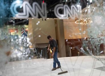 Periodistas, objetos de ataques durante protestas en EU