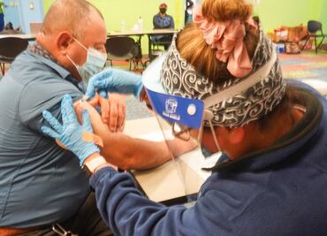 Covid-19: Ciudad de Texas invita a mexicanos a vacunarse gratis