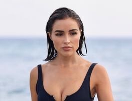 Olivia Culpo posa con su falda más arriesgada en Instagram