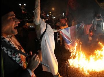 Hutíes desafían a Estados Unidos y al Reino Unido tras bombardeos contra Yemen