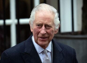 Rey Carlos III cancela compromisos tras efectos secundarios de su tratamiento contra el cáncer