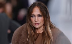 ¿Jennifer Lopez se pasó de diva en París? El momento con su guardaespaldas que desató críticas. VIDEO