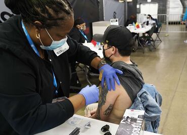 Morir de covid es 11 veces más probable en los no vacunados: CDC