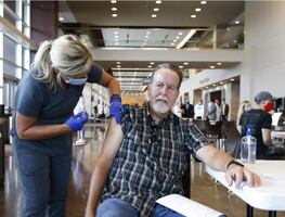 Moderna alista vacuna conjunta contra la gripe y Covid-19 para 2023