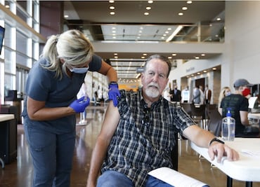 Moderna alista vacuna conjunta contra la gripe y Covid-19 para 2023