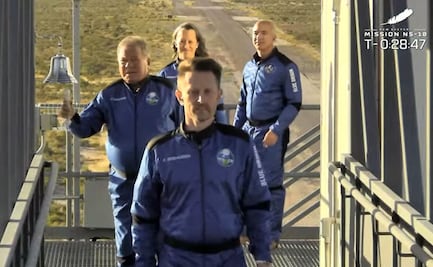 El "capitán Kirk" viaja al espacio a bordo del cohete de Bezos (video)