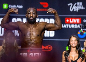 ¿Por qué la policía de Omaha detuvo a punto de pistola a Terence Crawford tras celebrar victoria al Canelo? VIDEO