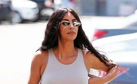 Kim Kardashian deslumbra con figura en catsuit blanco