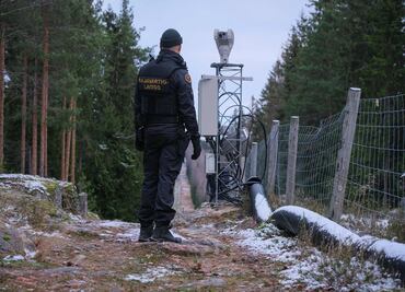 Finlandia construye muro en frontera con Rusia