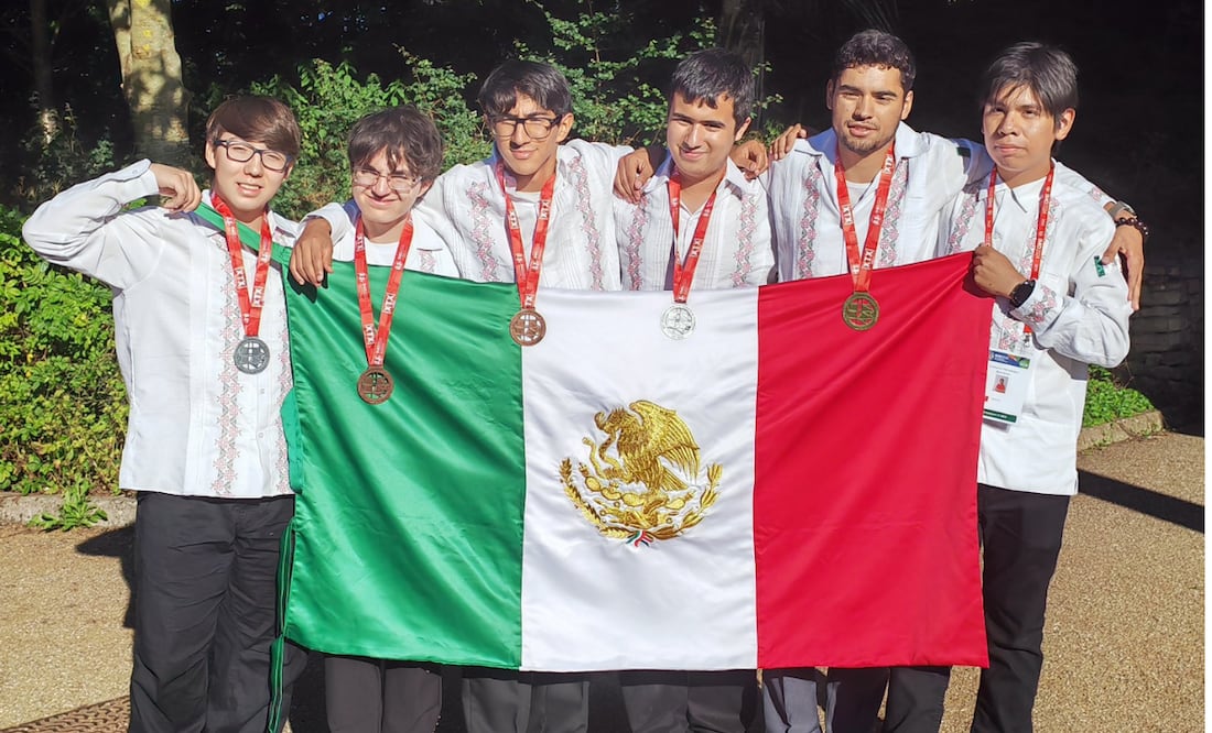 Jóvenes mexicanos ganan en la Olimpiada Internacional de Matemáticas. Foto: X/@ommtw