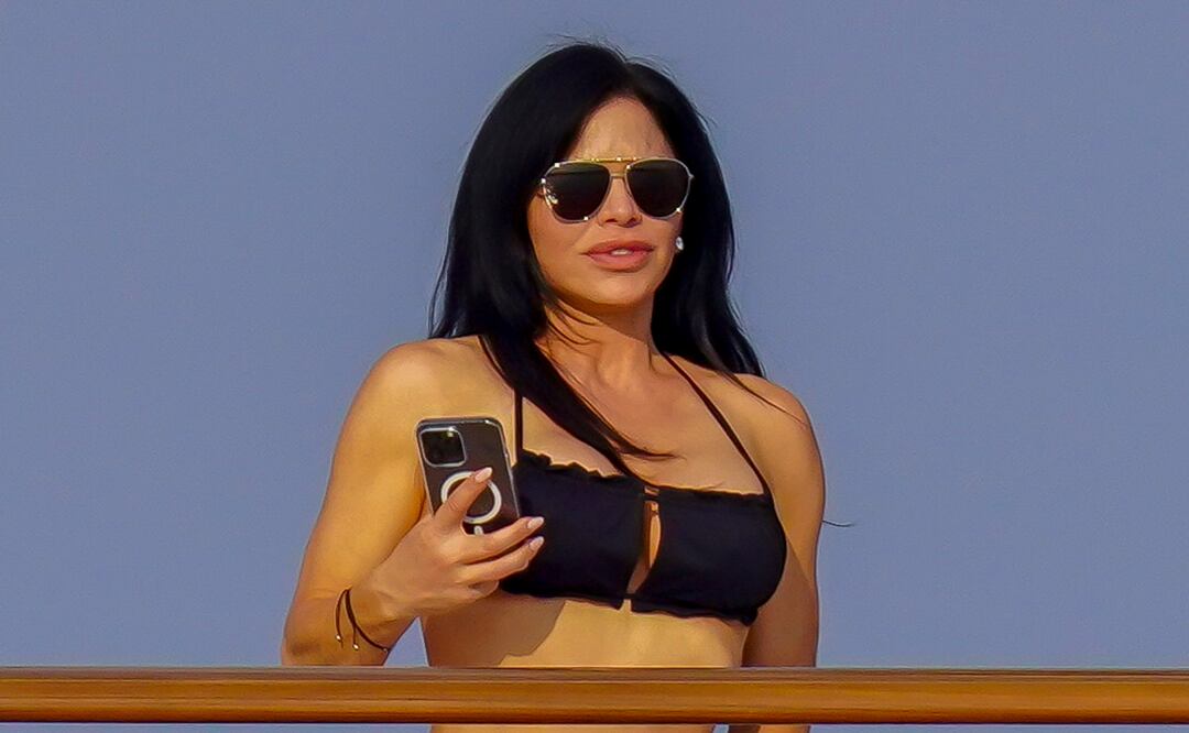 Lauren Sánchez, prometida de Jeff Bezos, luce su bikini más pequeño durante viaje en súper yate. Foto: The Grosby Group