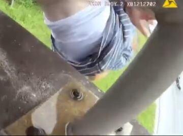 Video. Policías rescatan a joven que se arrojó de puente en Tennessee