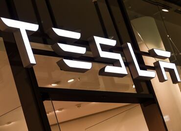 Auto accidentado de Tesla no tenía el “piloto automático”: Musk