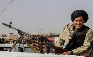 Talibanes se quedaron con buena parte del armamento estadounidense