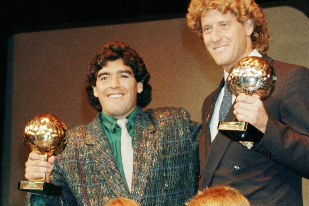 Herederos de Diego Maradona no logran impedir la venta del Balón de Oro de la leyenda. FOTO: AP / Michael Lipchitz