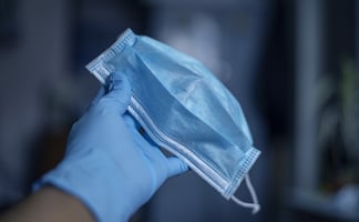 Hombre de California asalta restaurante que le pidió usar cubrebocas