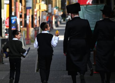 Nueva York multa con $15 mil dólares a multitudinaria boda judía ortodoxa