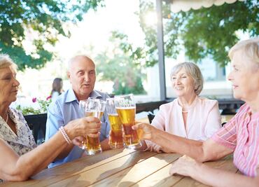 ¿Cerveza contra el Alzheimer? Científicos revelan hallazgo contra la enfermedad
