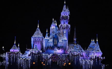 Así es el espectáculo nocturno de Disneyland para Navidad