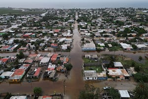 Huracán Polo deja Baja California Sur con saldo blanco y avanza hacia Sonora