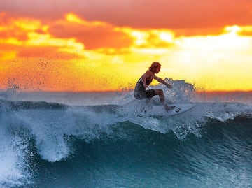 California sobre las olas: Experiencias únicas de surf en el 'Estado Dorado'