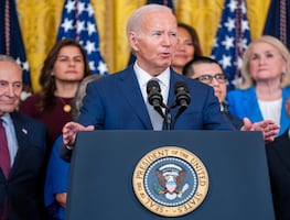 Plan migratorio de Biden iniciaría en verano. ¿A qué migrantes beneficiará?