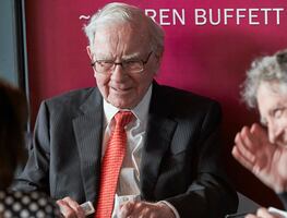 El ‘valioso consejo’ que Warren Buffett le da a universitarios que buscan empleo
