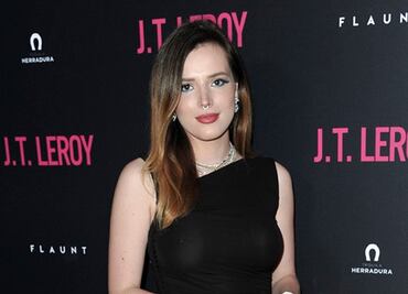 Bella Thorne ‘impacta’ con lencería negra entre la nieve