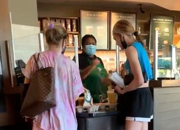 Mujer ‘estalla’ contra barista que le pidió usar cubrebocas